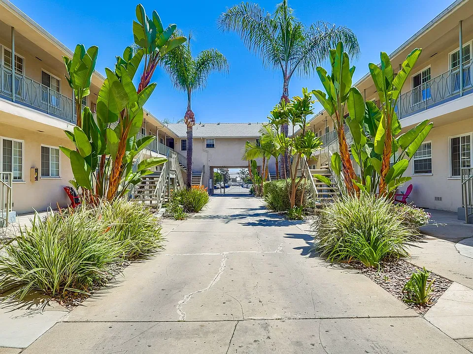 6629 Crenshaw Blvd #2