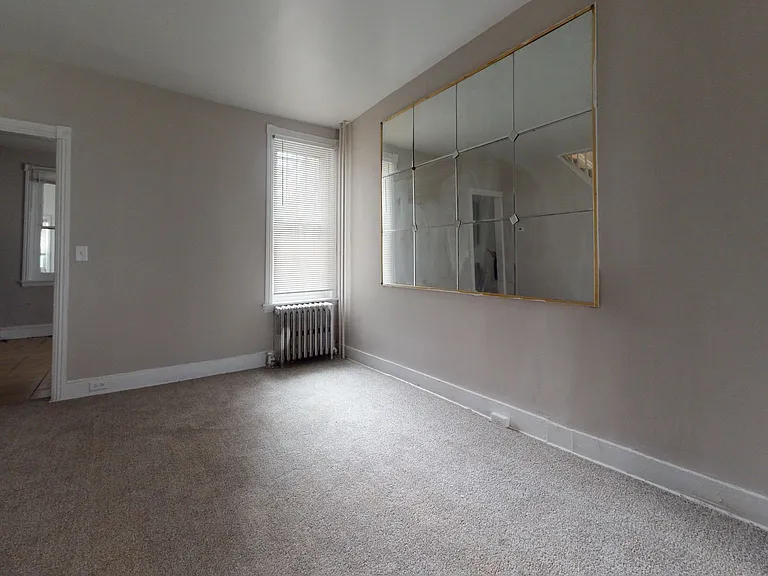1313 N Hobart St — Photo 7