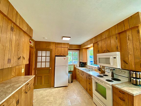 4th image of 6332 SW Galley Ave