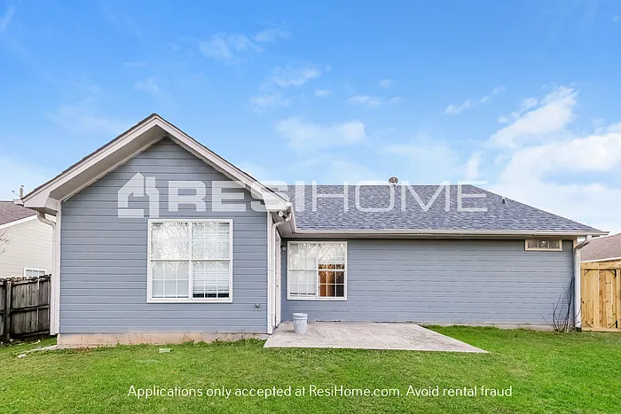 1324 Royalty Dr — Photo 15