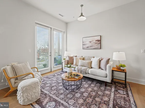 6803 Cameron Dr NW #307, Washington, DC 20012