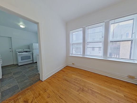 3rd image of 1331 W Addison St #1337-1A