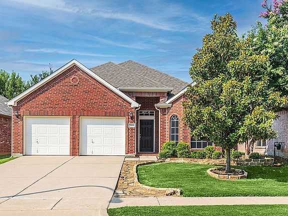 2nd image of 2804 Thorncreek Ln