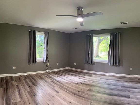 3rd image of 2621 Sweetser Ave