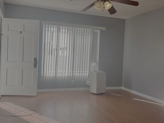 3rd image of 1329 E Garfield Ave #2