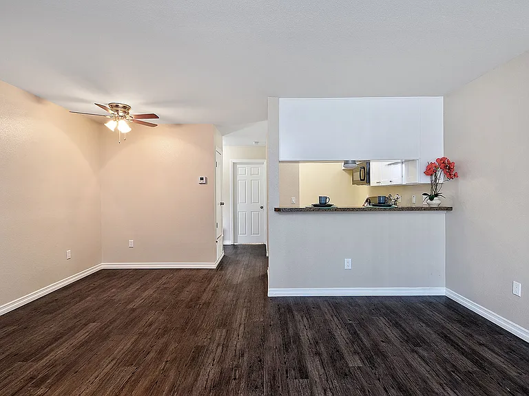 Fairway Manor Apartment Homes Kitchen-Dining Area