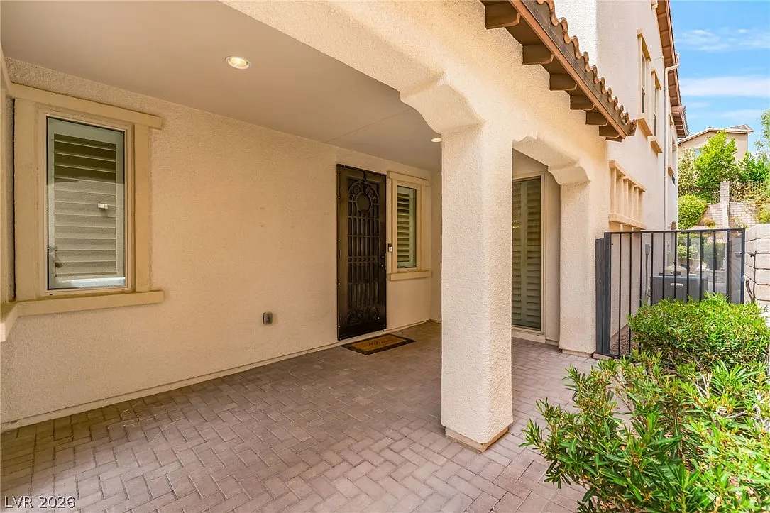 3 bed, 2.5 bath, 2780 sqft, $4,250 — Photo 4