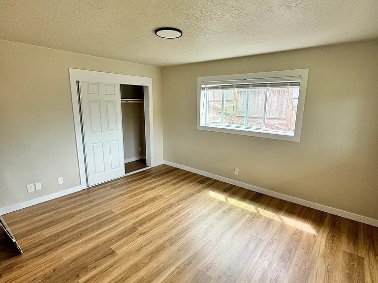 192 Beacon Hill Dr #B — Photo 16