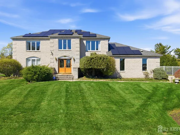 4 Allison Ct, Edison, NJ 08820
