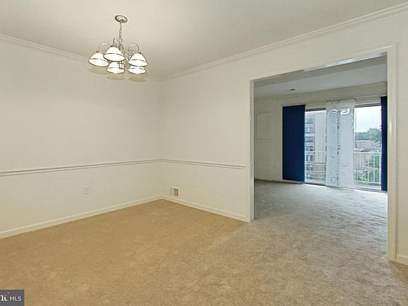 5th image of 1200 N Wayne St Unit D