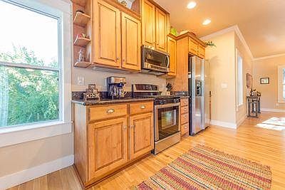 1st image of 431 Bermuda St