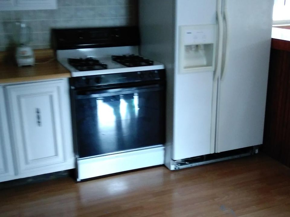 1st image of 165 Hemlock Dr