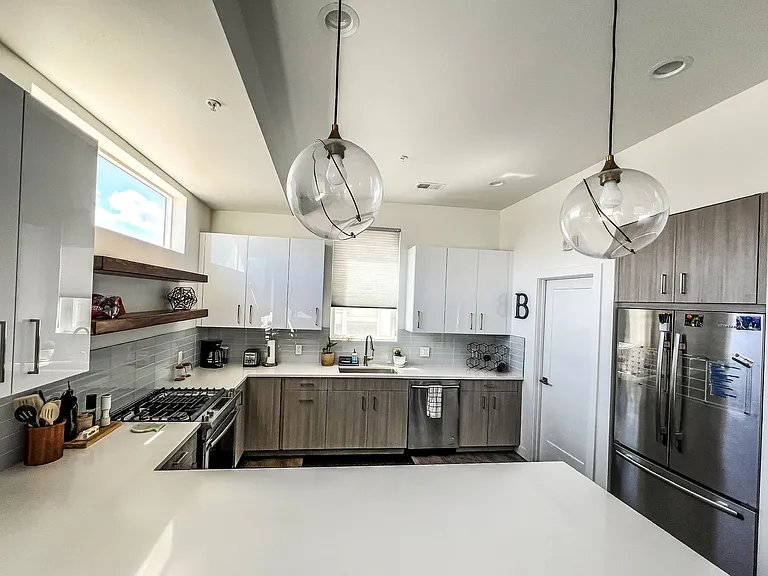 1624 N Irving St #5 — Photo 13