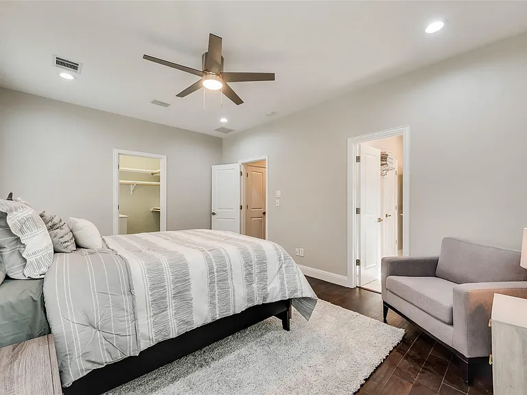 2902 N Pearl St — Photo 23