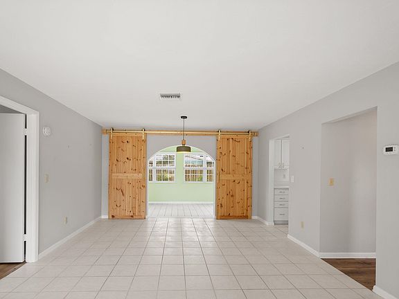 3rd image of 172 Laguna Ct