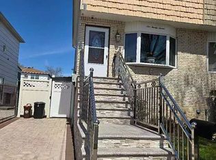 527 Naughton Ave, Staten Island, NY 10305