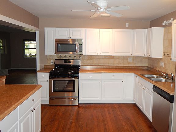 3rd image of 1729 Harbor Dr
