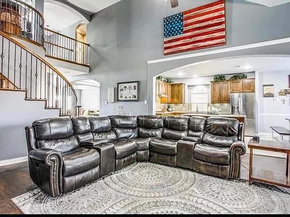 4th image of 1513 Fiddleneck St