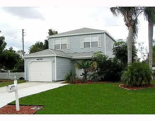 4674 Lakeside Cir Photo 1