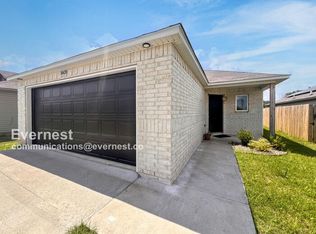 10420 Debbie Dr N, Maumelle, AR 72113
