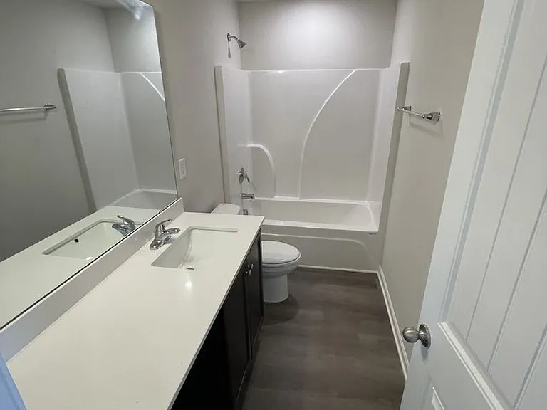 1056 Peony Ln — Photo 16