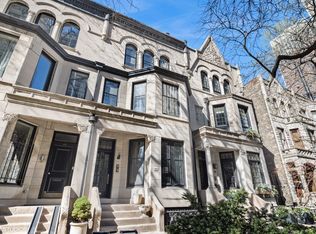 46 E Cedar St, Chicago, IL 60611