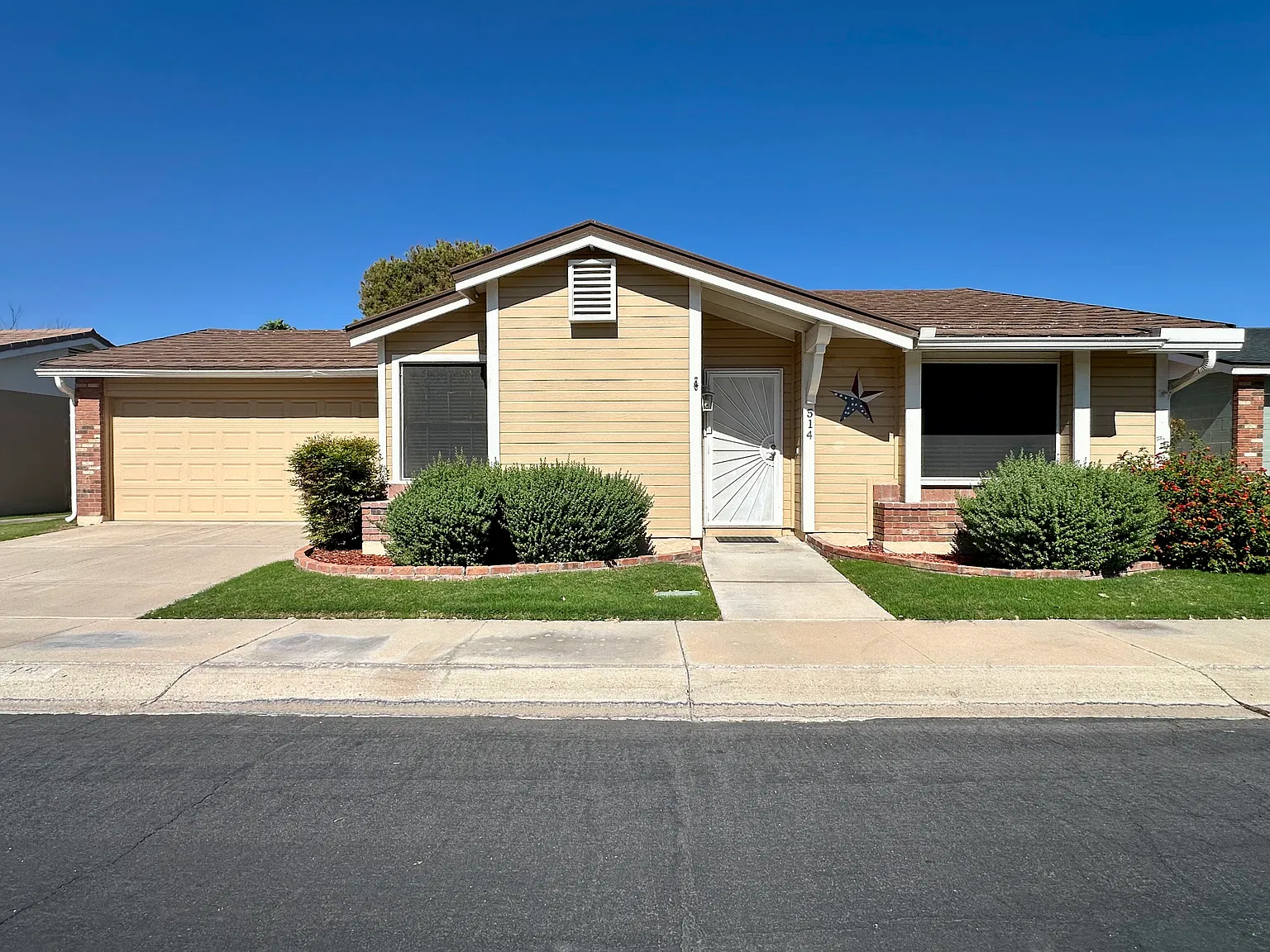 2 bed, 1260 sqft, $1,970 — Photo 1