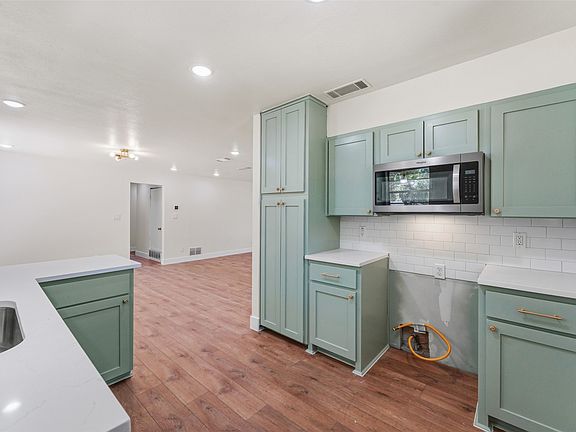 4th image of 504 Hill St