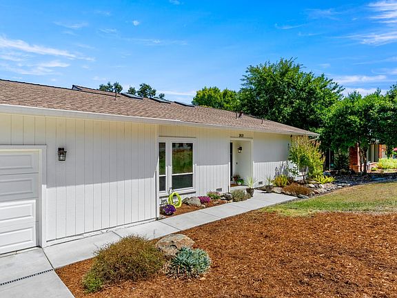 5th image of 2821 Stanford Ln