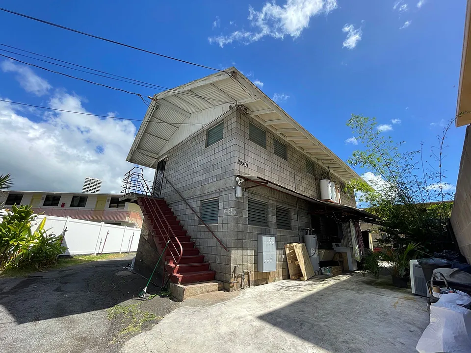 2550 E Date St