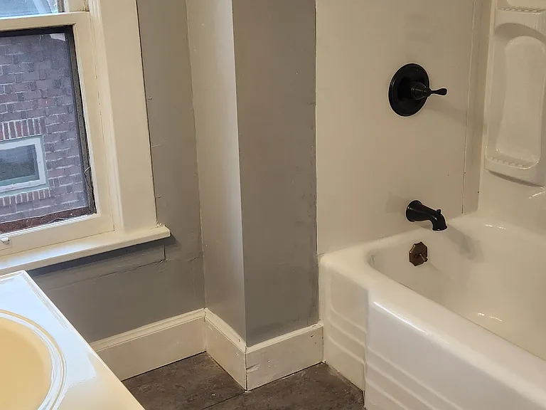 6539 Crystal Ave — Photo 3