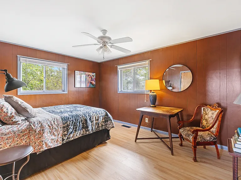 1310 Shore Dr — Photo 17