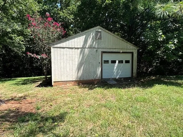 1512 Greenview Dr — Photo 22