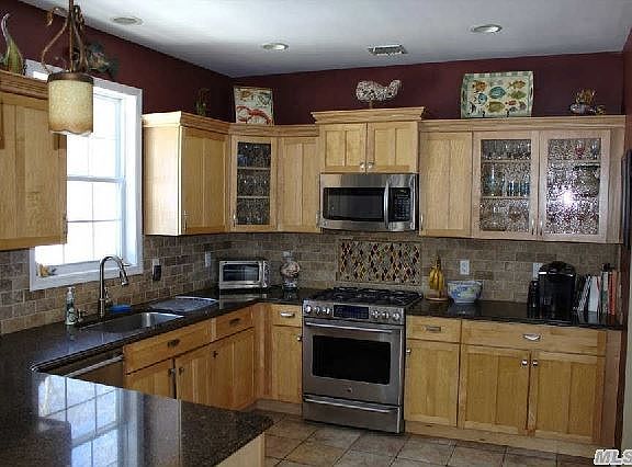 4th image of 34 Beechwood Dr