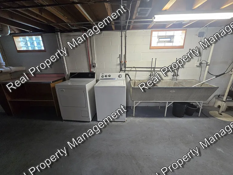 8118 Monroe Ave — Photo 16