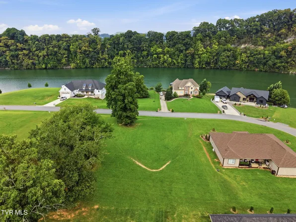 1205 Reynolds Rd, Piney Flats, TN 37686