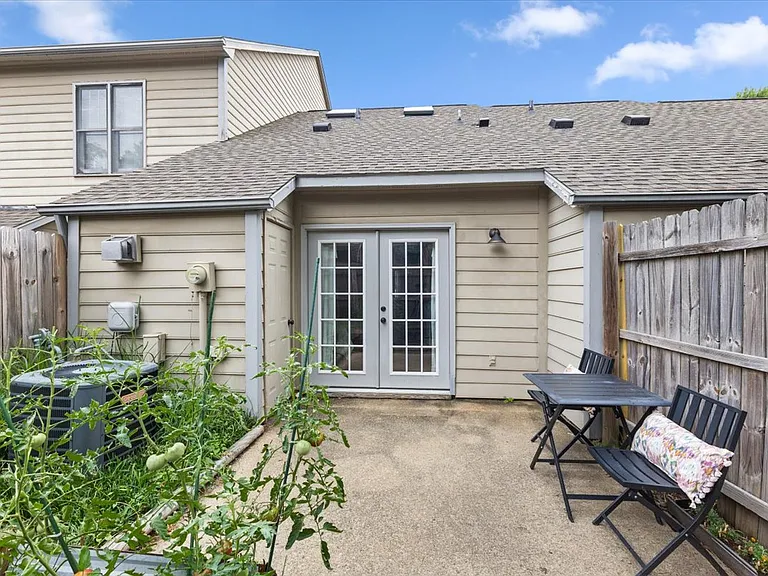 2672 Hitchcock Dr — Photo 31