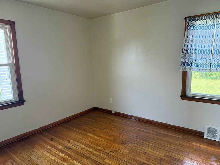 13901 Eastwood Blvd — Photo 6