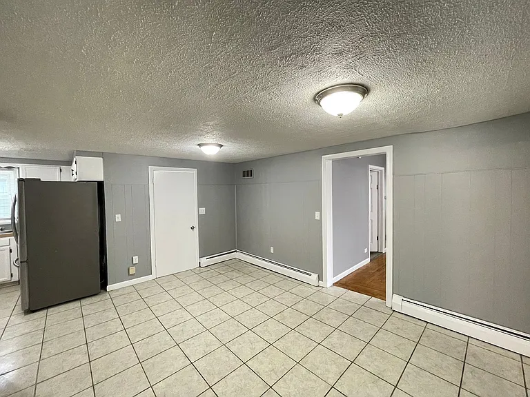 266 Douglas St #1 — Photo 5
