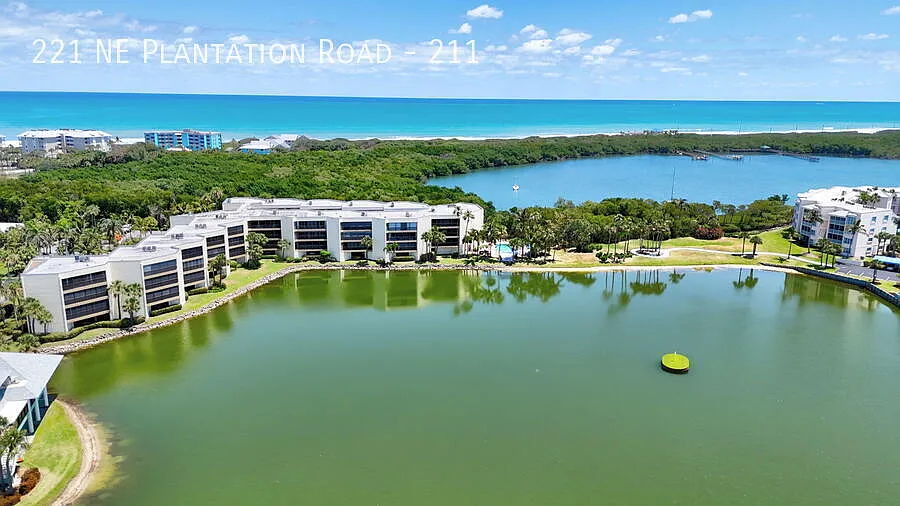 221 NE Plantation Rd #211
