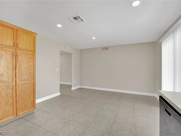 7156 Enterprise Dr — Photo 11
