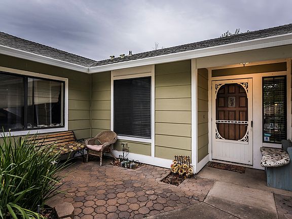 4th image of 2270 Americana Dr