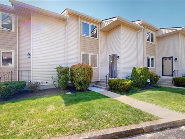 500 E Greenwich Ave APT 106, West Warwick, RI 02893