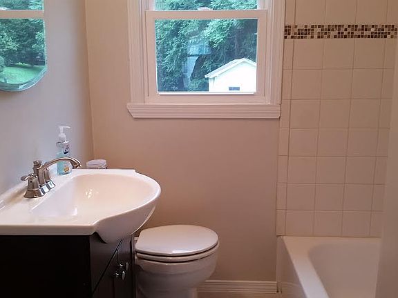 3rd image of 108 Luther St