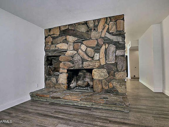 5th image of 746 E Park Pl