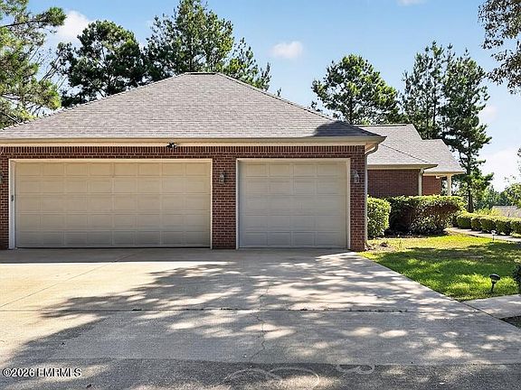 4th image of 1070 Windmill Dr