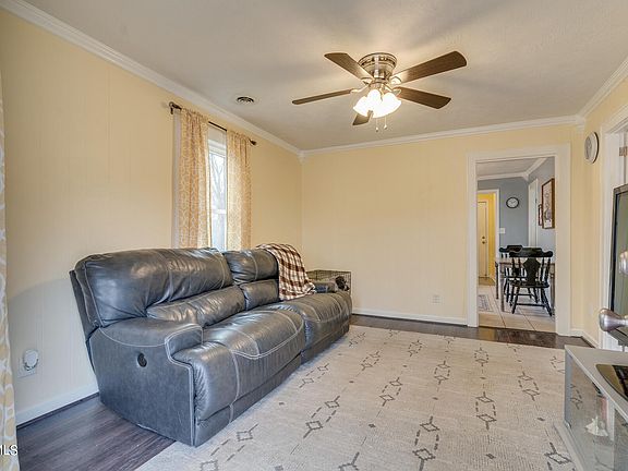 5th image of 120 Holcomb St