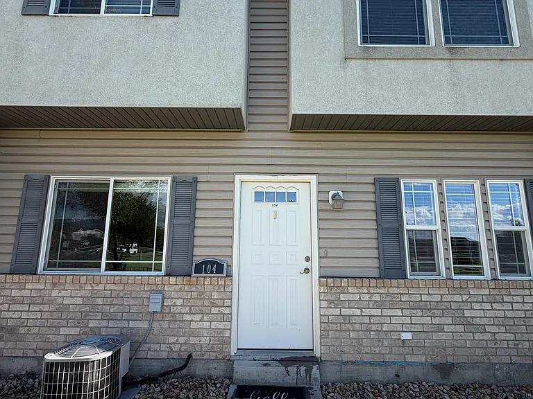 487 W 1490 N #104 — Photo 16
