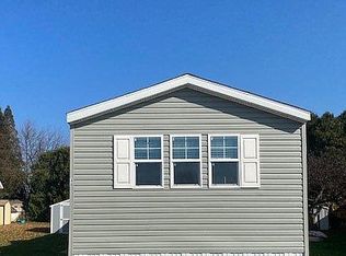 1800 W Main St #38, Lowell, MI 49331