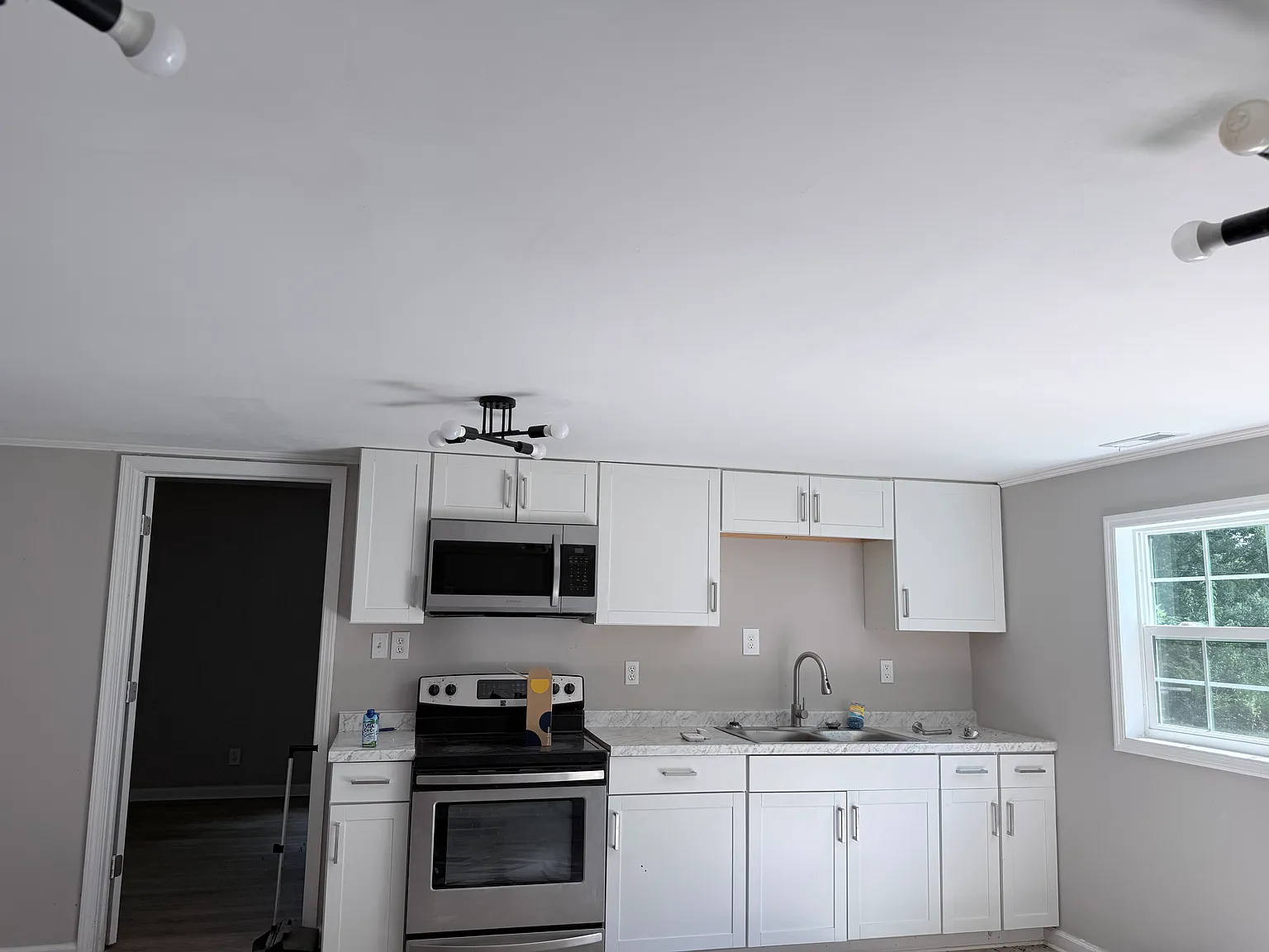 2 bed, 750 sqft, $1,250 — Photo 3